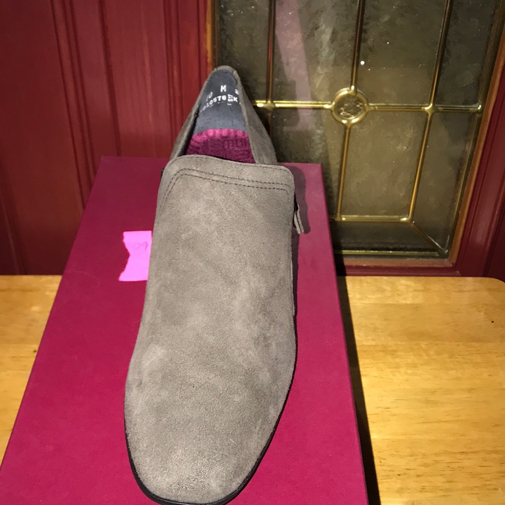 Shoe - Picture 2 of 5